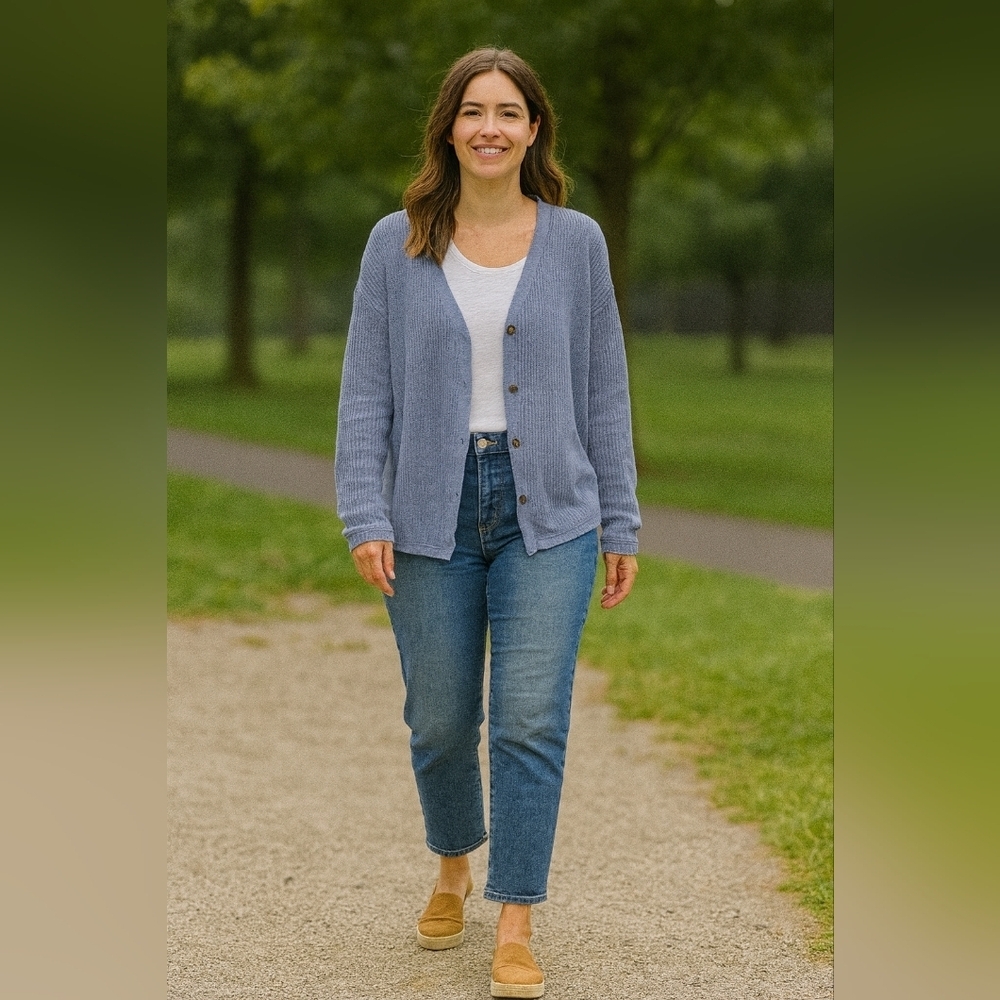 Large American Eagle Light Blue Knit Soft Sweater Cardigan Note Chipped Button